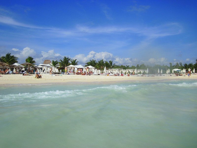 Playa Mamitas: la spiaggia delle feste caraibiche