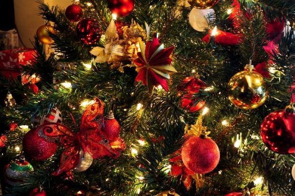 Come salvare un albero di Natale artificiale – 8 passi