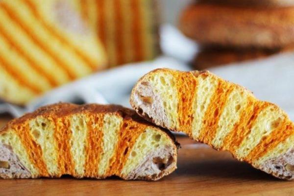 Come fare il pane Sant Jordi – 10 passi