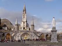 Arrivo a Lourdes, in Francia
