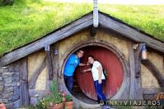 Abbracciamo la magia di una porta della casa di Hobbit