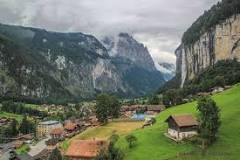 Viaggiare con una valigia svizzera