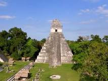 Esplorare le rovine Maya del Guatemala